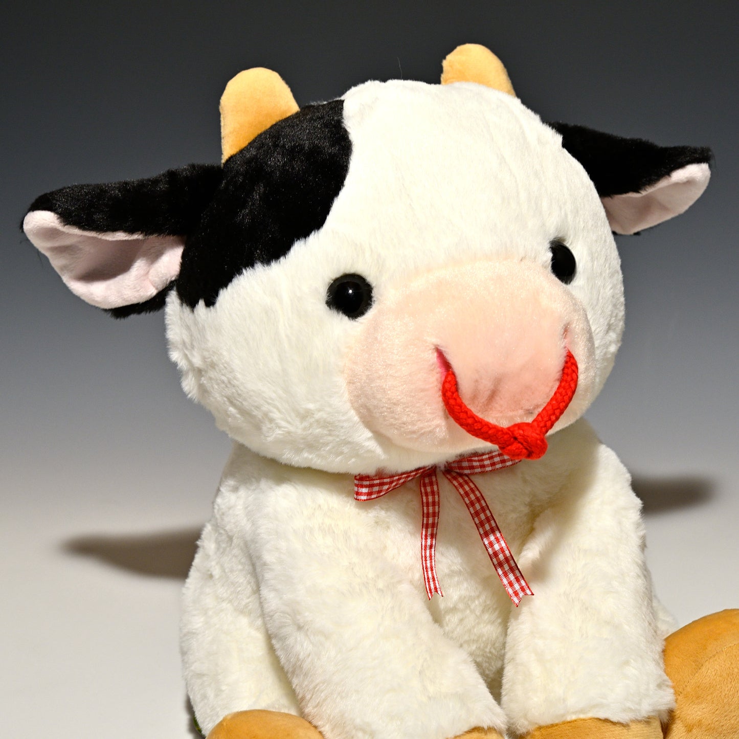 キュート販売 CUTE ぬいぐるみ ウシさんシリーズ おすわりウシさん L F0275 み右横顔