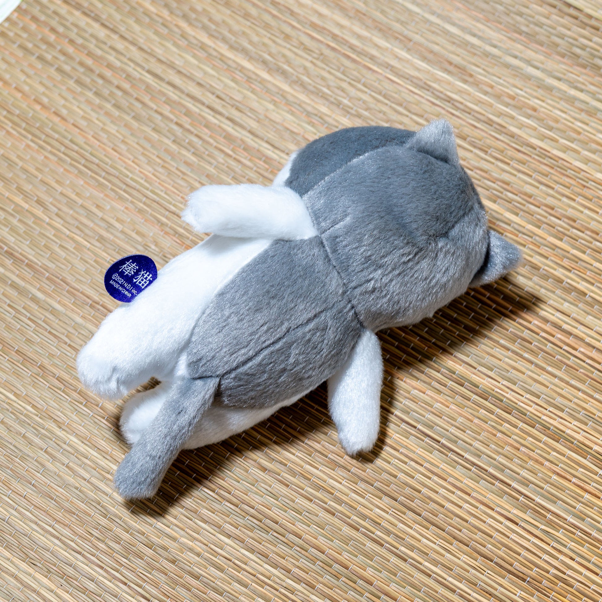 内藤デザイン研究所 ぬいぐるみ ぼうみたいなねこ ねずぼう 後ろ