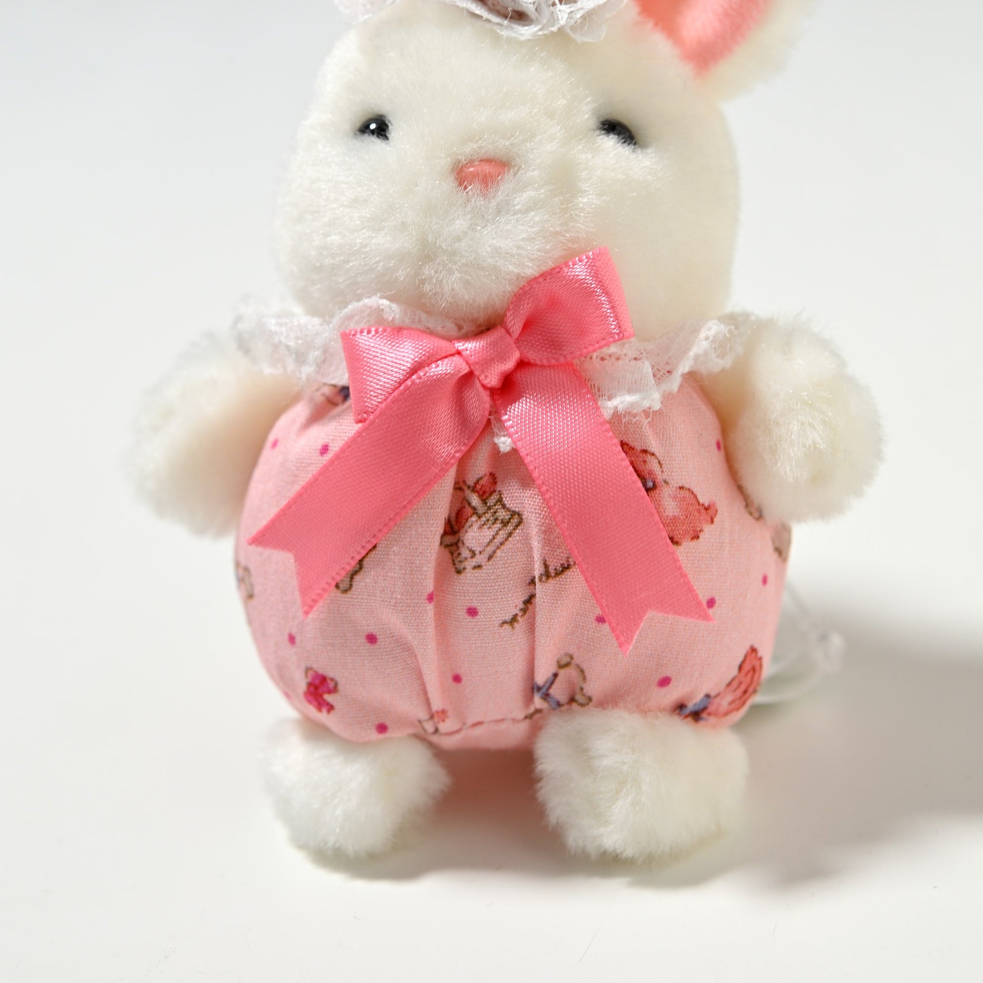 たけのこ TAKENOKO ぬいぐるみ プチぶらんでーと ボールチェーン ウサギ 90200 お洋服のアップ