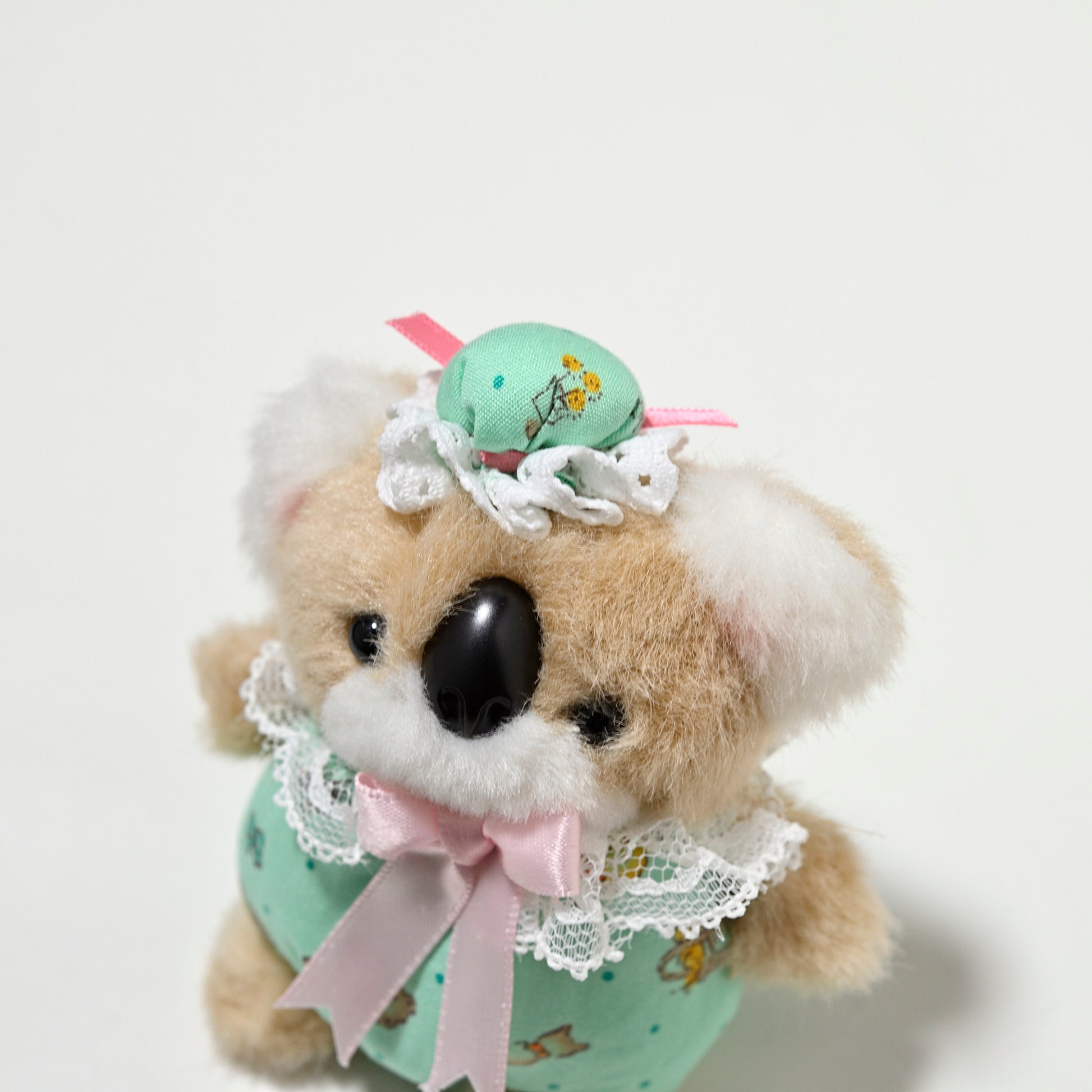 たけのこ TAKENOKO ぬいぐるみ プチぶらんでーと ボールチェーン コアラ 90206 帽子アップ