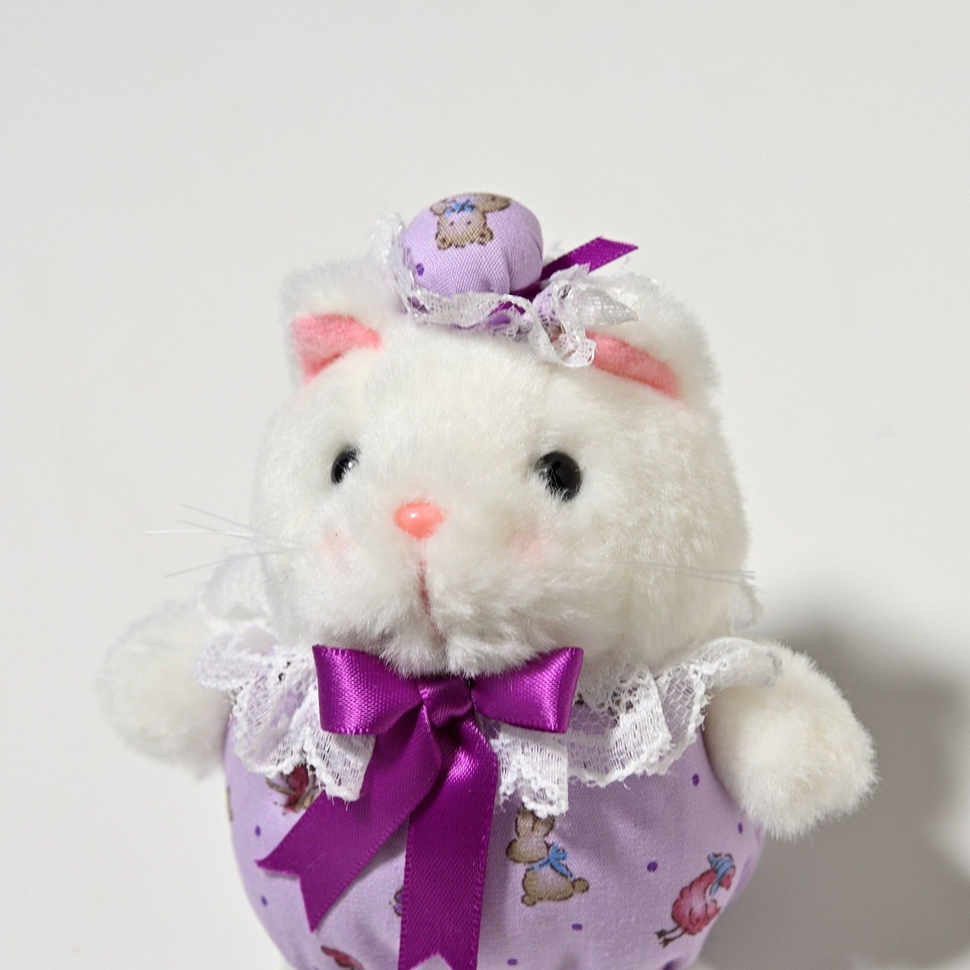 たけのこ TAKENOKO ぬいぐるみ プチぶらんでーと ボールチェーン ネコ 90207 左横顔