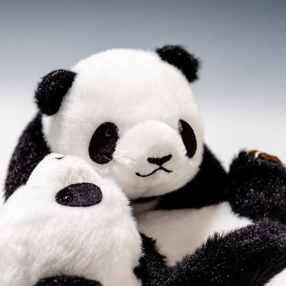 幸福大熊猫 しんふーぱんだ じゃれパンダ 180321 | 吉徳の口を閉じたパンダ