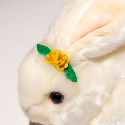 ウサギ S ホワイト F0001 | キュート販売 CUTEの耳元のお花