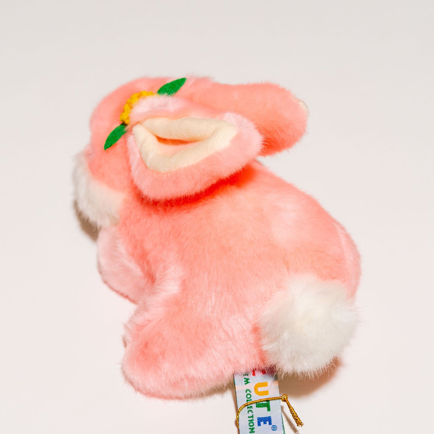 ウサギ S ピンク F0105 | キュート販売 CUTEの後ろ姿