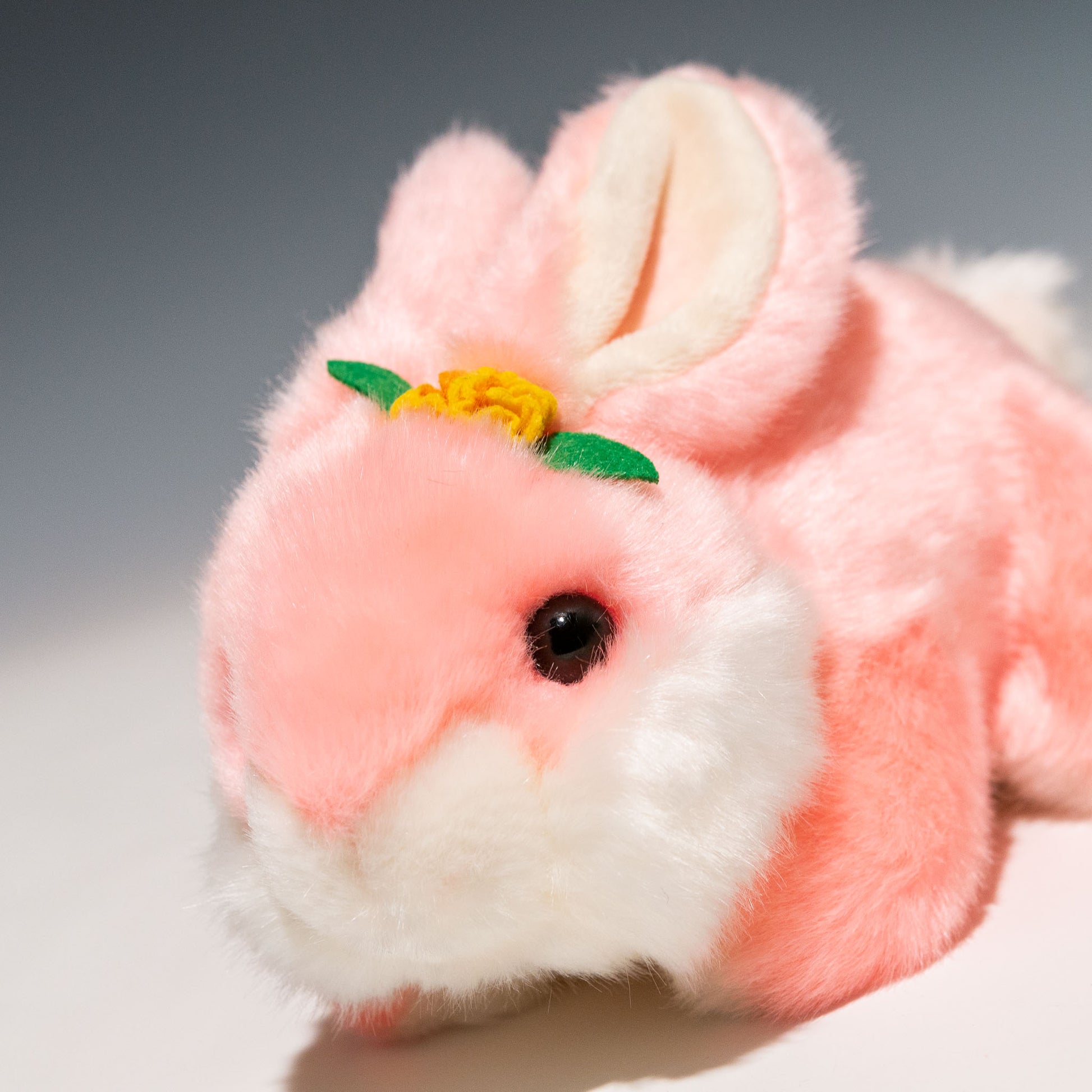 ウサギ S ピンク F0105 | キュート販売 CUTEの左横顔