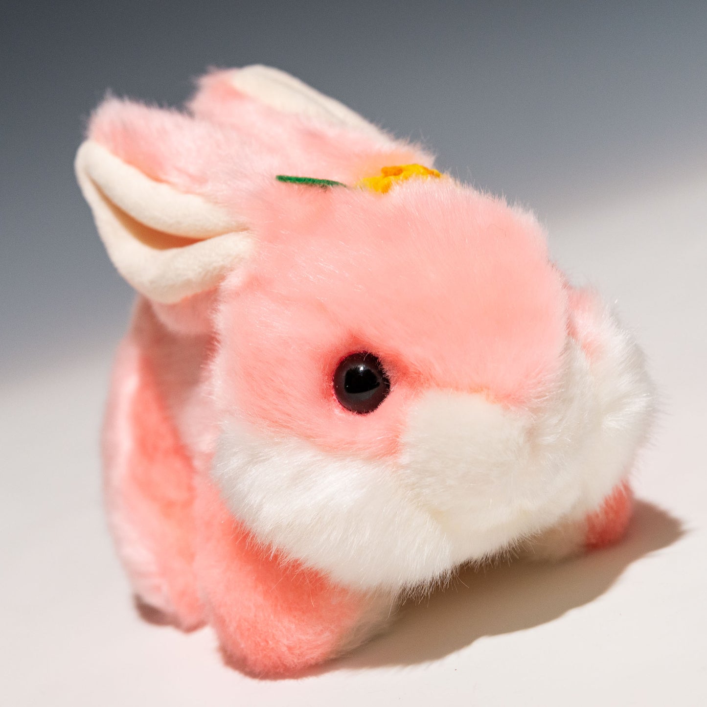 ウサギ S ピンク F0105 | キュート販売 CUTEの右横顔