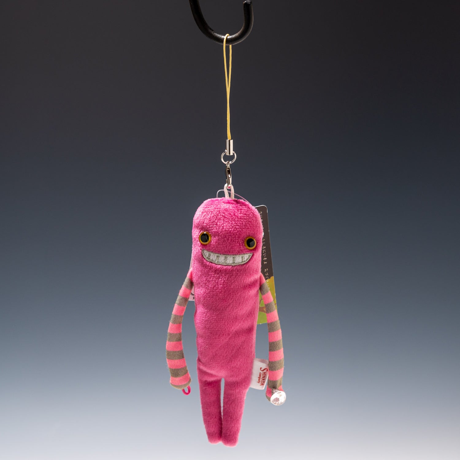 シナダ SHINADA ぬいぐるみ モケケ ストラップ ケテケテ MKK-0048M 正面から