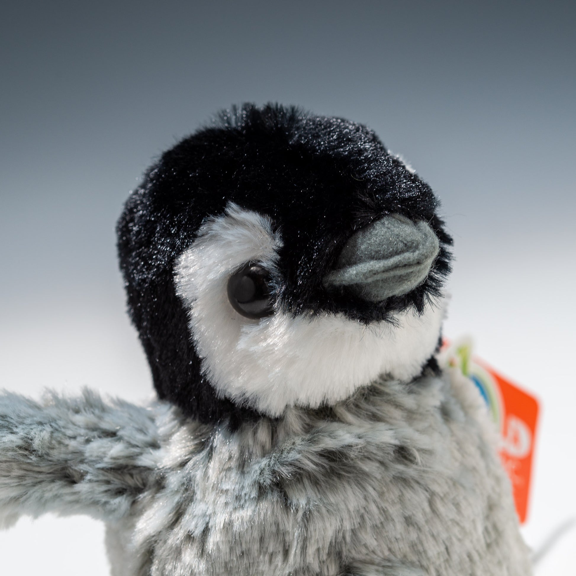 コウテイペンギン 赤ちゃん 8” 10844 | ワイルドリパブリック WILD REPUBLICの左横顔