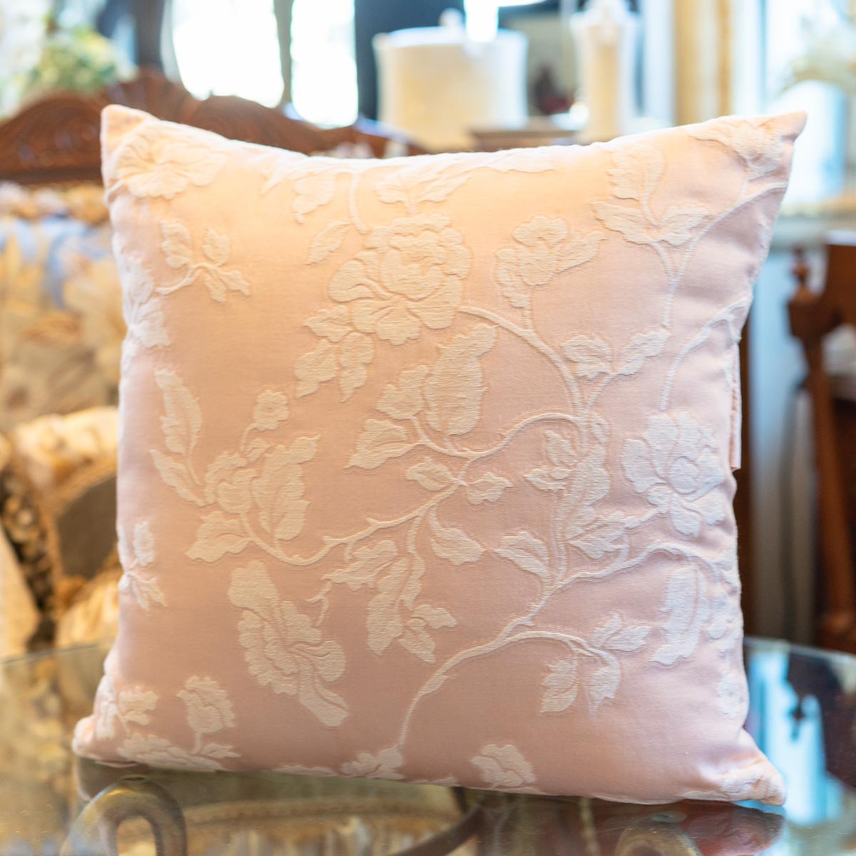 ジェニファーテイラー リボンクッション Heirloom Pinkの後ろ